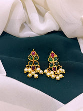 Emerald Flower with Pearl - NE069